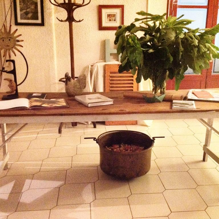 Hostal Pirineos Barbastro Zewnętrze zdjęcie